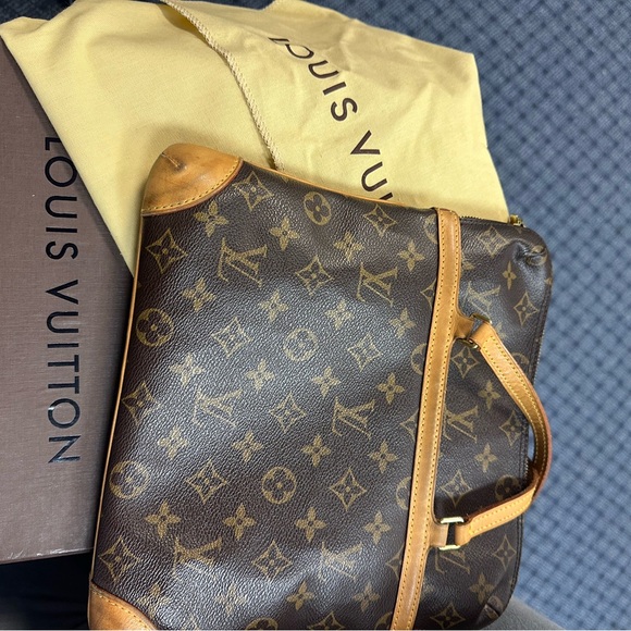 AUTHENTIC LV MONOGRAM COUSSIN GM - Picture 8 of 8